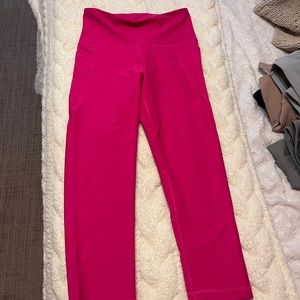 Old Navy Active High-Waisted Crop Leggings (medium)